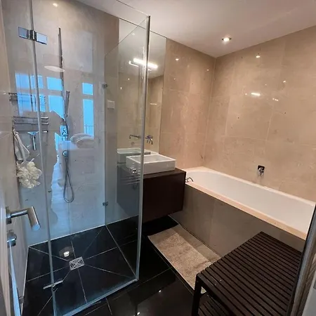 2 Rooms, Hall, Kitchen, Bathroom, 79sqm Appartamento