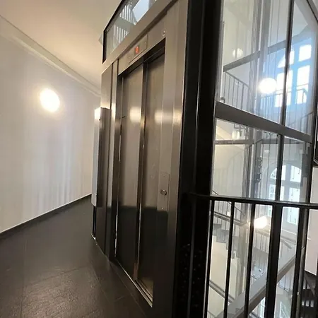 2 Rooms, Hall, Kitchen, Bathroom, 79sqm Apartment Bratislava